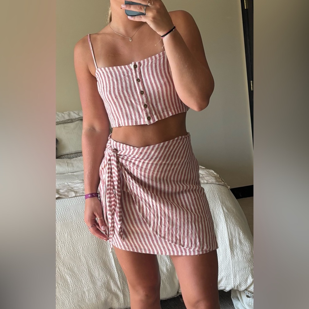 Billabong Pink and White Mini Wrap Skirt Casual Resort Wear